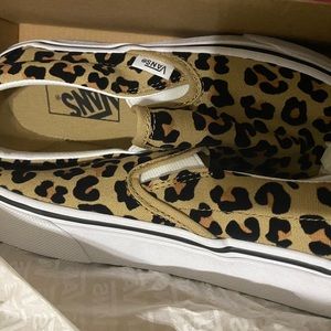 Vans classic slip on leopard true white